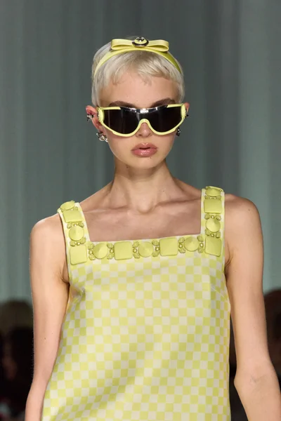 Look 80